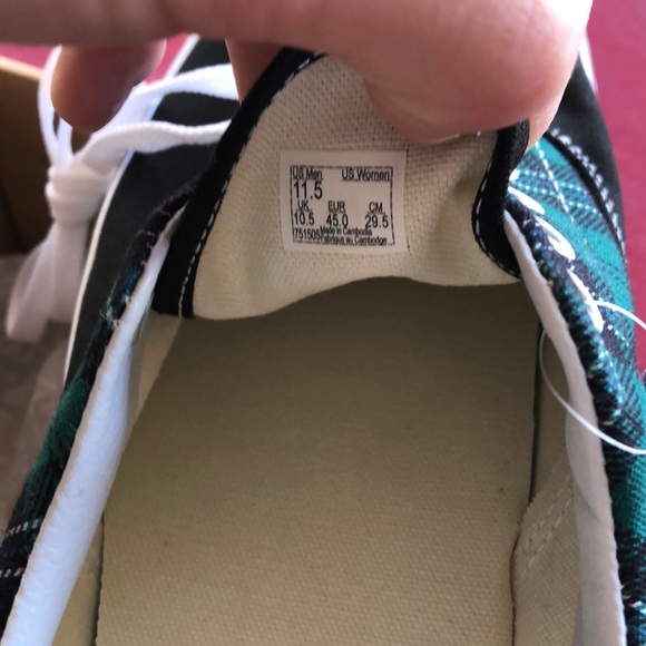 Vans - Picture 3 of 4